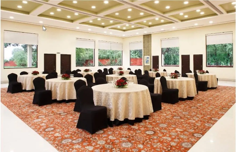 Taj Ganges Varanasi 5*,